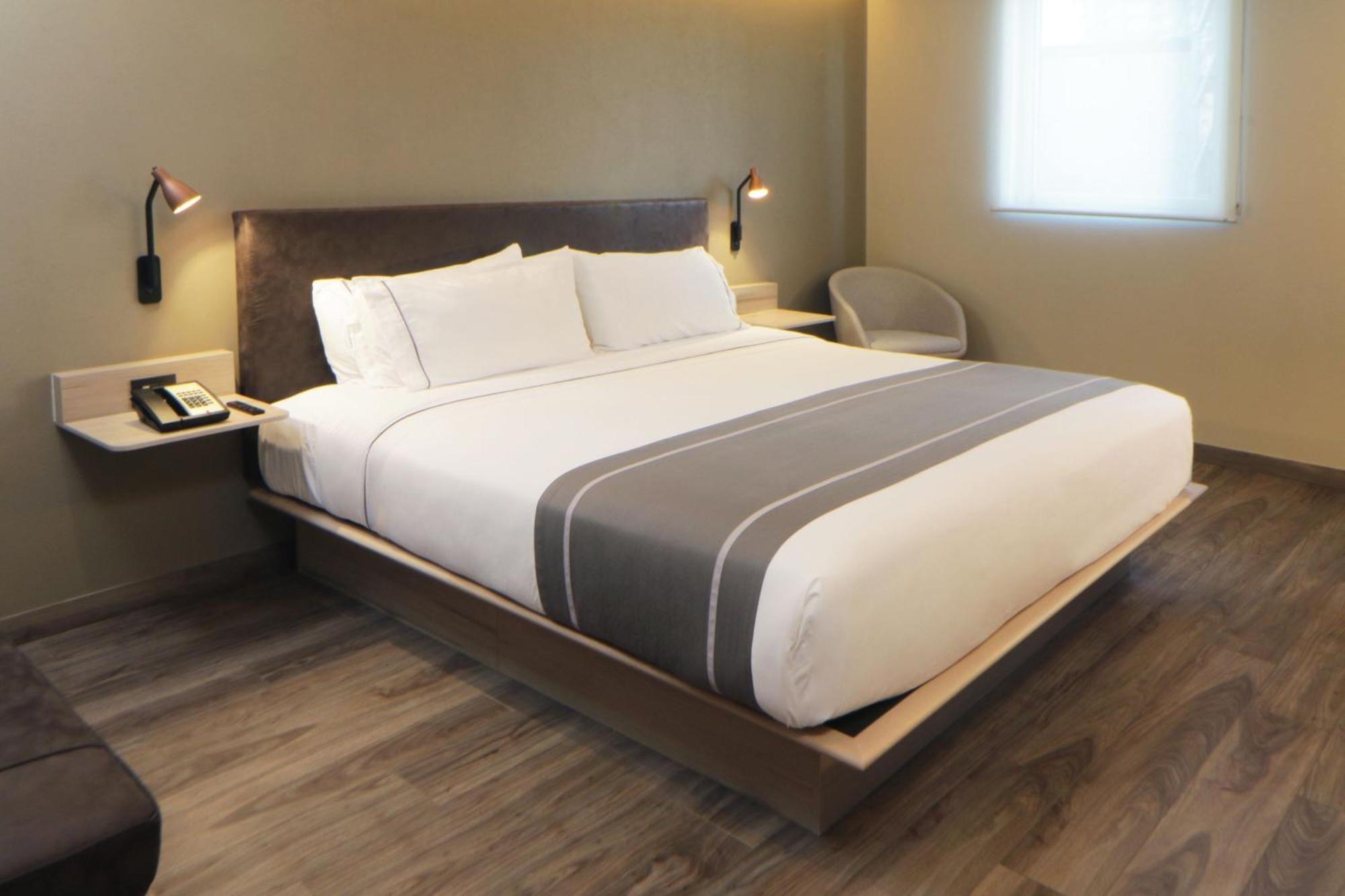 City Express Plus By Marriott Guadalajara Providencia Luaran gambar