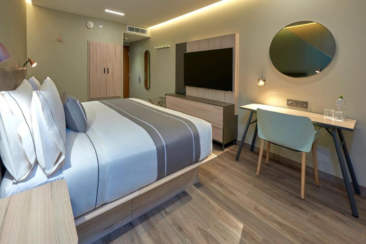 City Express Plus By Marriott Guadalajara Providencia Luaran gambar